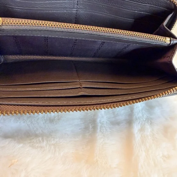 Marc By Marc Jacobs Black Wallet with Gold Plate - Picture 9 of 15